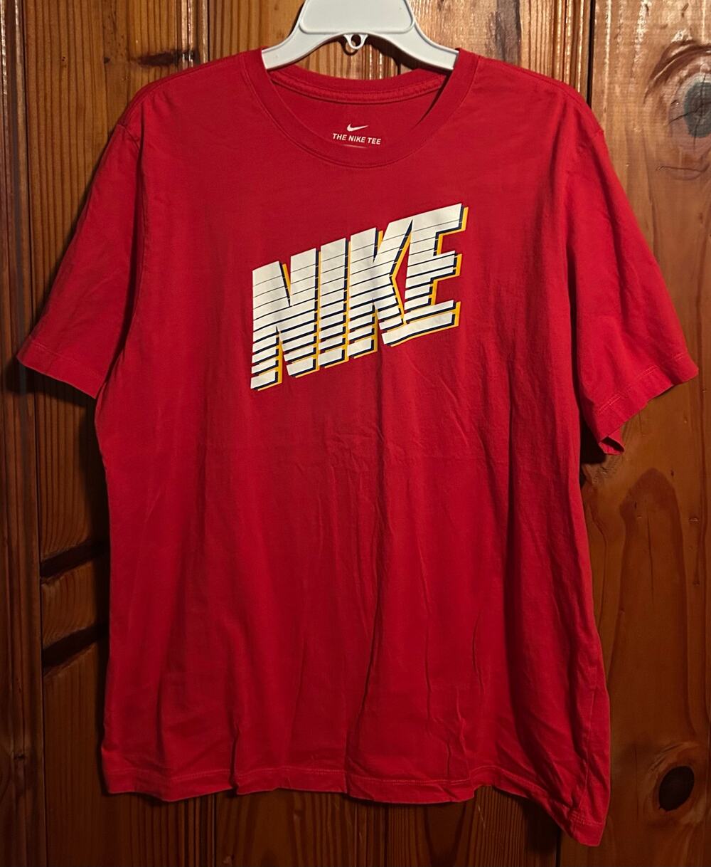 Nike men’s red the Nike tee swoosh basketball gym workout size XL